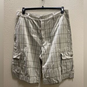 Levis Men's sz 38 cargo shorts